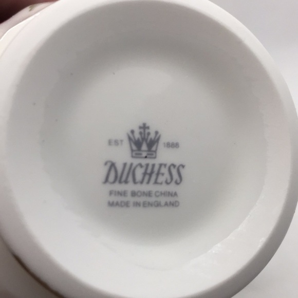 Duchess Fine Bone China Tea Cup & Saucer Floral Gold Trim Made in England - Picture 9 of 10